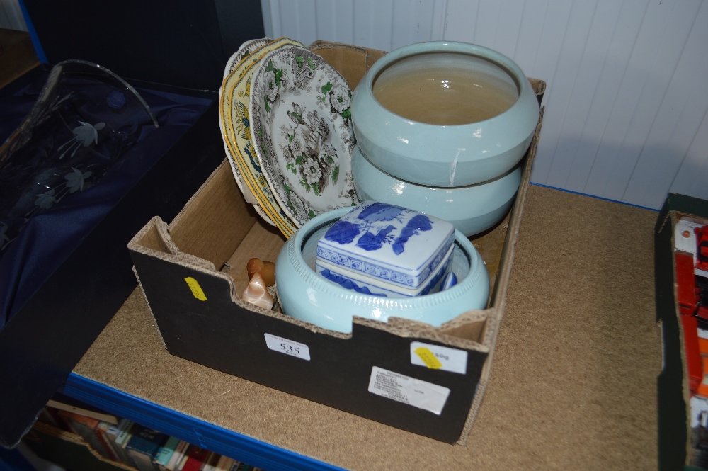 A quantity of decorative china