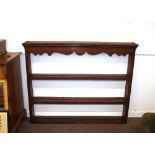 A Georgian oak plate rack, 129cm wide x 102cm high