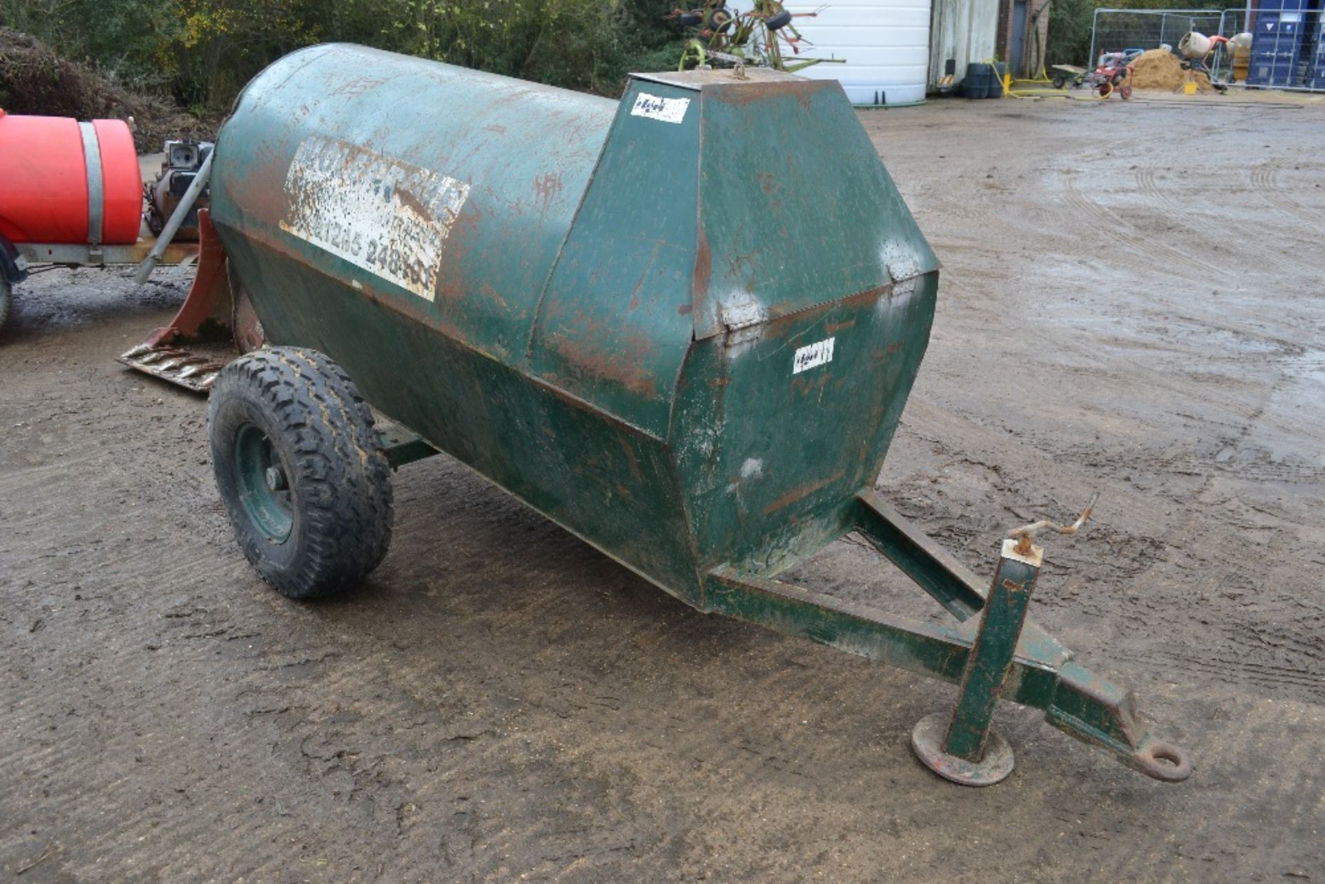 Single axle diesel bowser with manual pump.* - Image 2 of 6