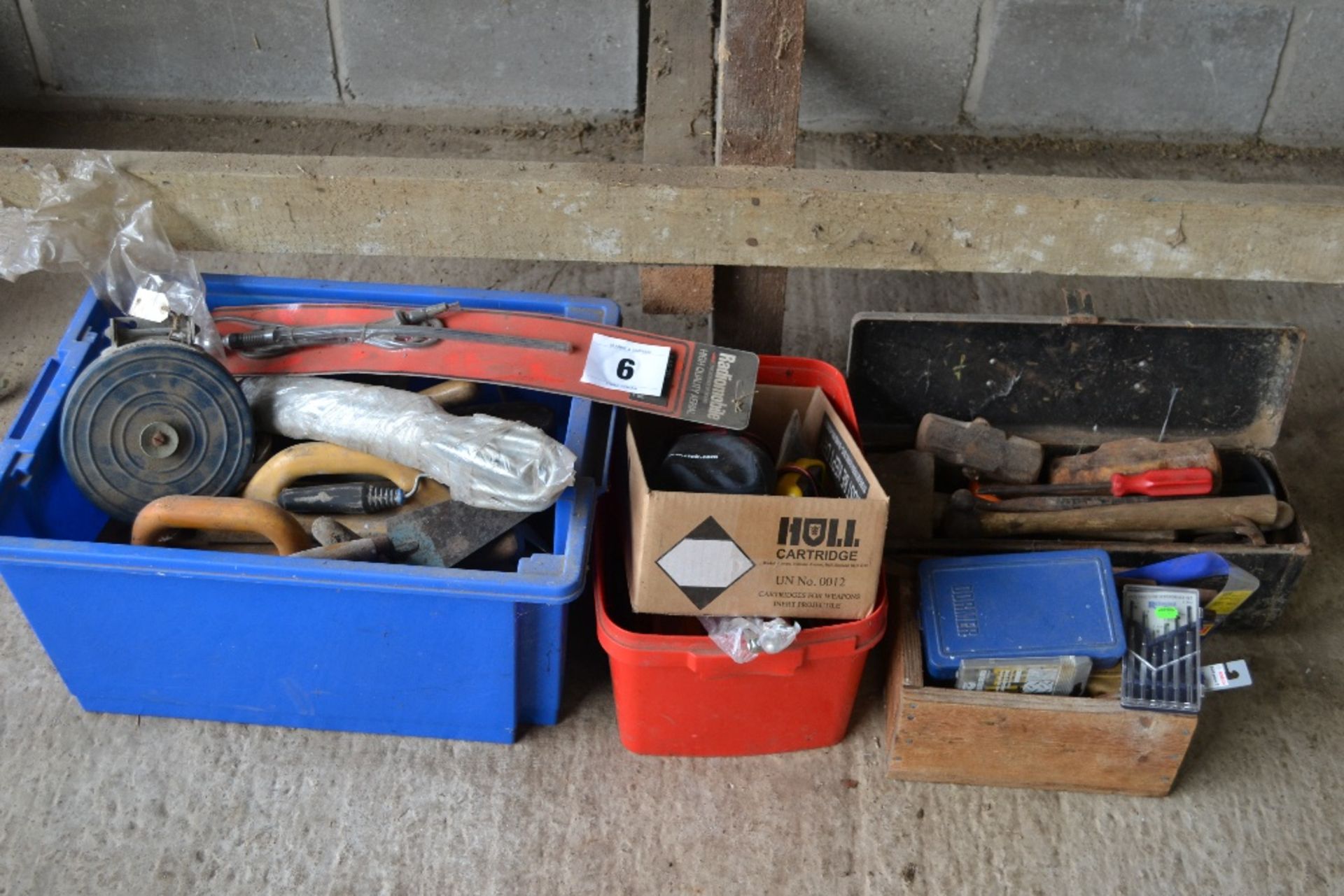 Large quantity of builder’s hand tools.