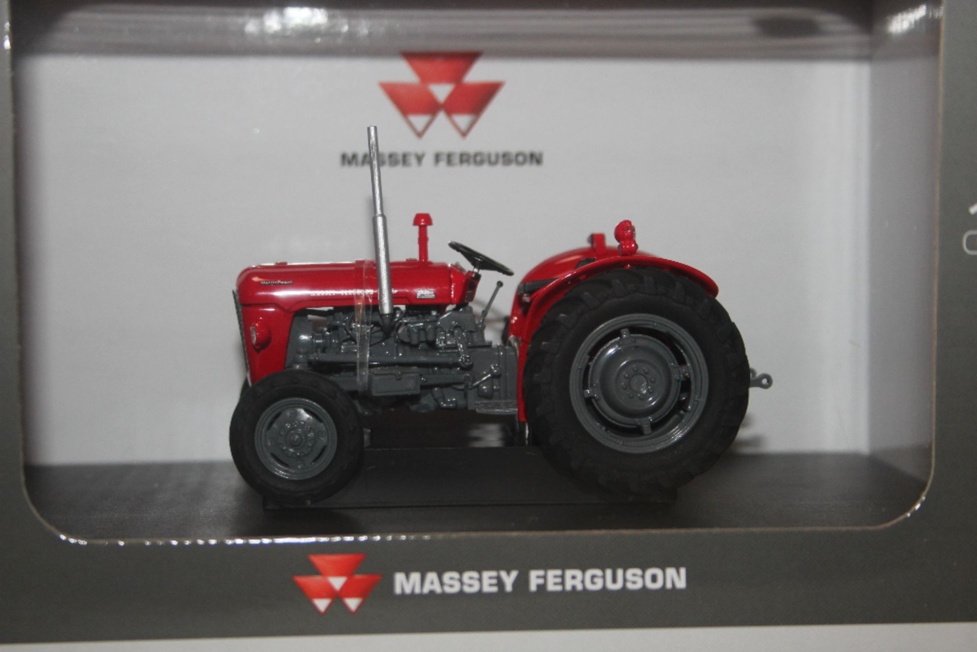UH Massey Ferguson 35X Tractor 1/32. * - Image 3 of 5