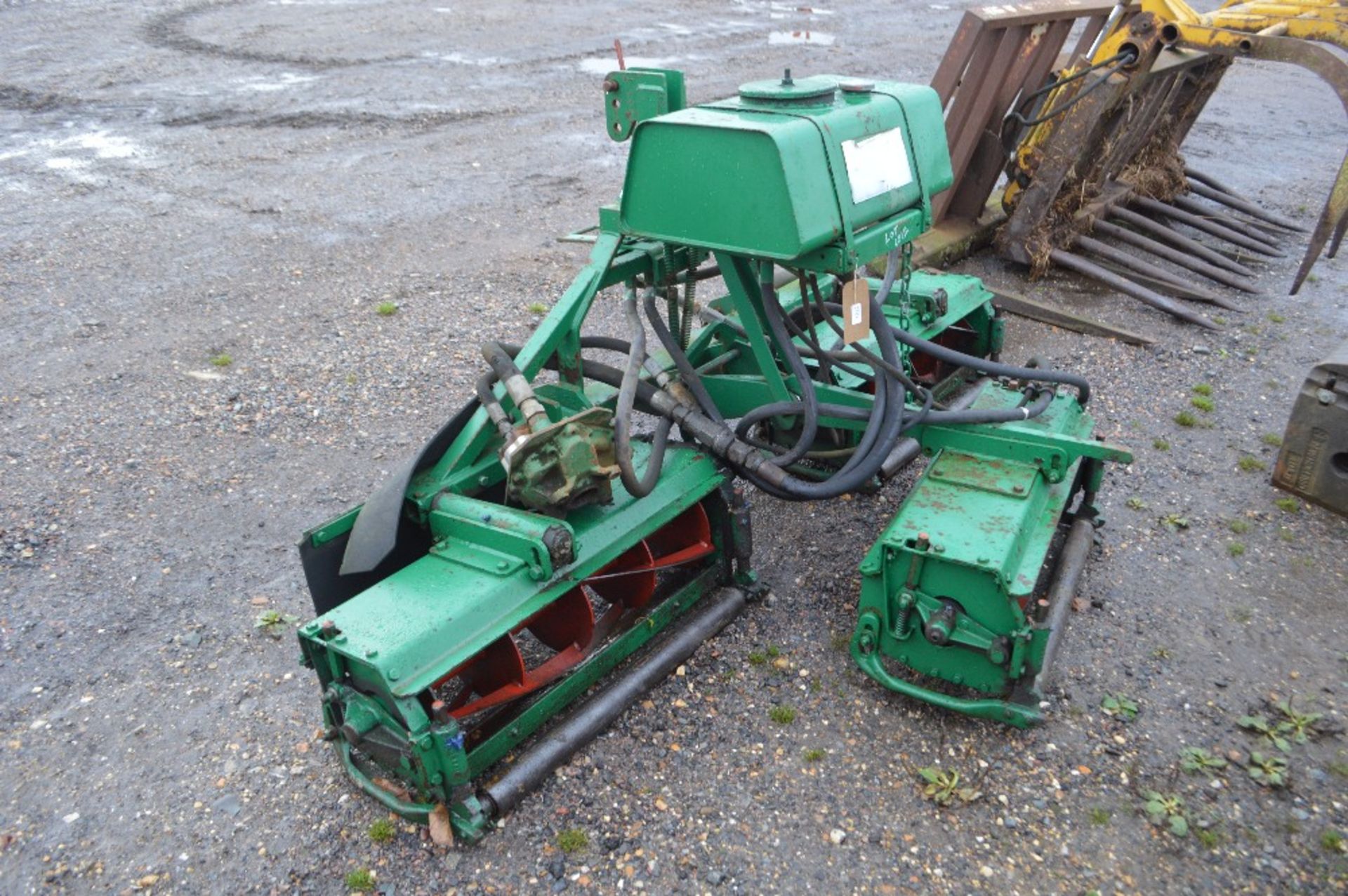 Ransomes TM218 triple gang hydraulic mounted cylinder mower. - Image 2 of 2