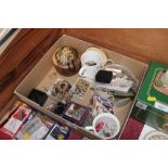 A box of various costume jewellery etc