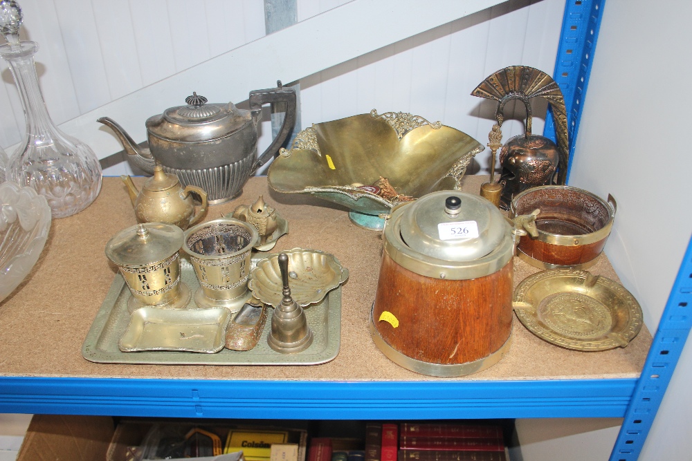 A quantity of various brassware