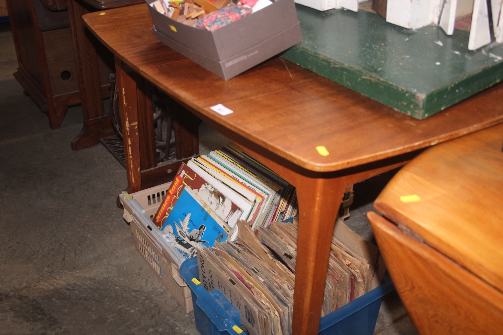 A Russel's of Broadway extending dining table