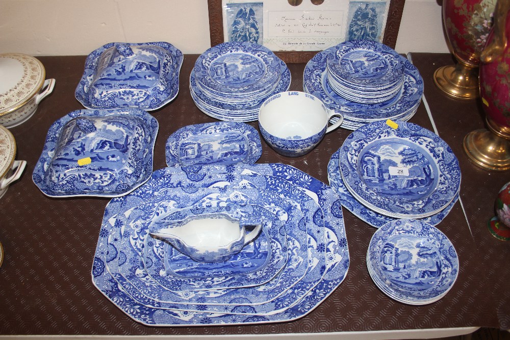 A quantity of Copeland Spode Italian patterned din