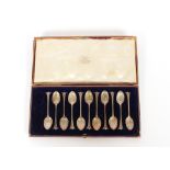 Eleven cased silver teaspoons, by the Goldsmiths & Silversmiths Company
