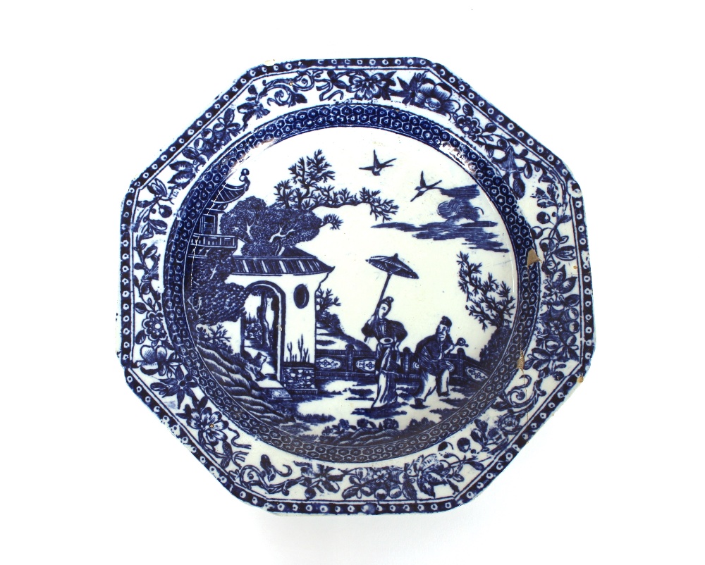 A pair of 18th Century Caughley style octagonal blue and white plates, decorated in the Chinese - Image 2 of 8