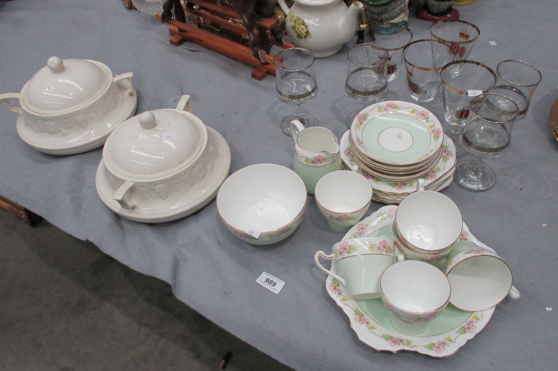 Part tea service Heathcote china 'Spring', small quantity of glassware, 2 x cream ware soup dishes,