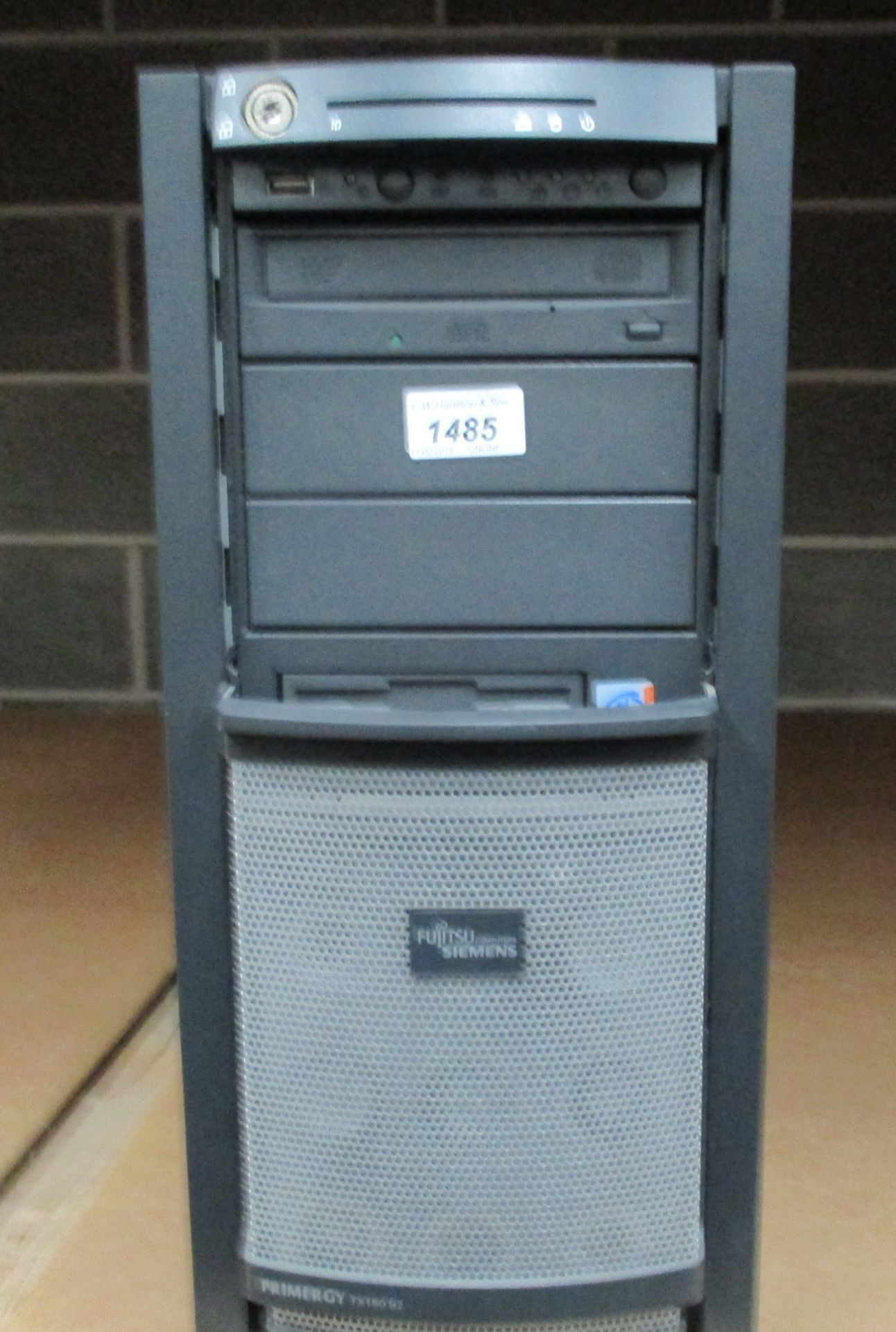 A Fujitsu Siemens tower server - no power lead