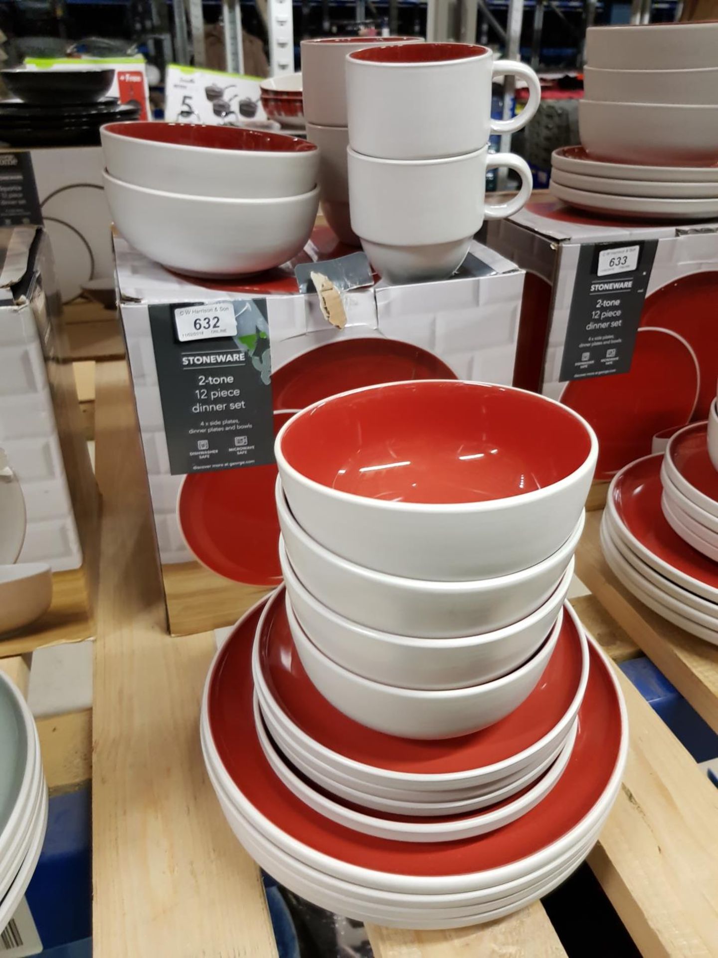 18 Piece Stoneware 2-Tone Dinner Set