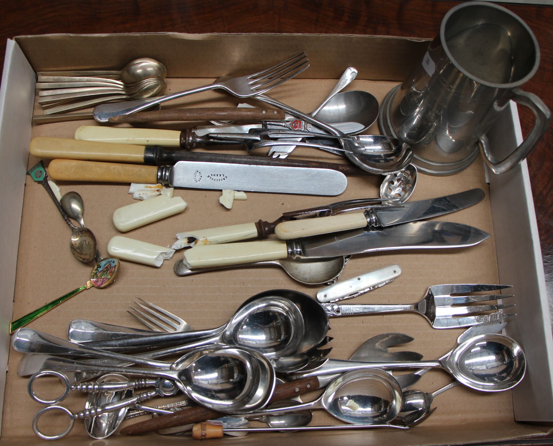 A part suite of plated table cutlery in fitted walnut three drawer table canteen, - Image 2 of 5