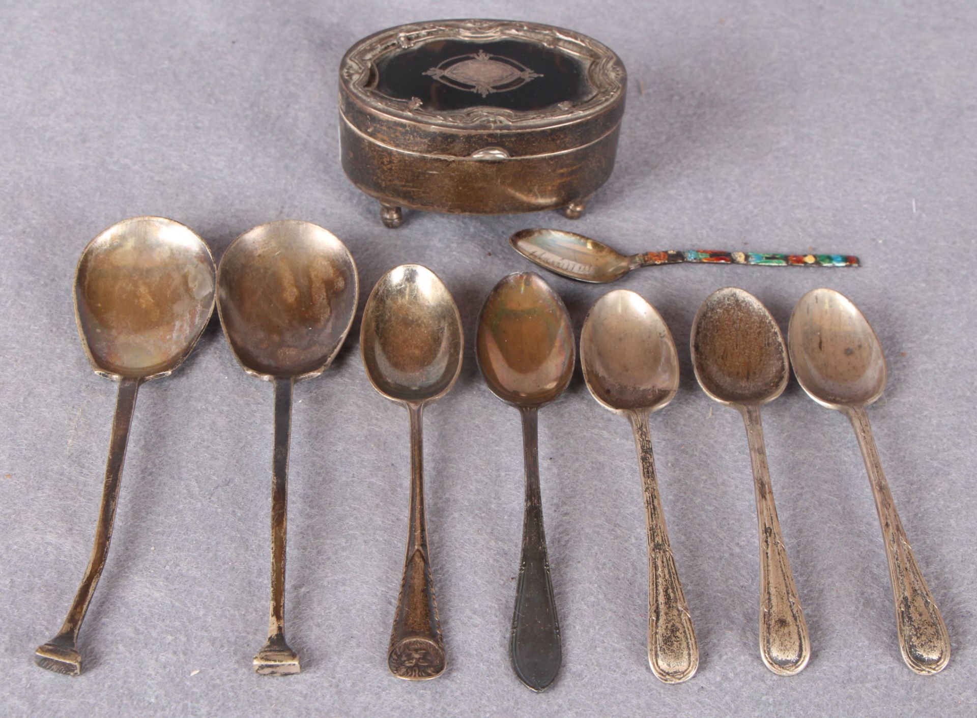 8 assorted spoons and a silver trinket box with tortoiseshell inlay to top