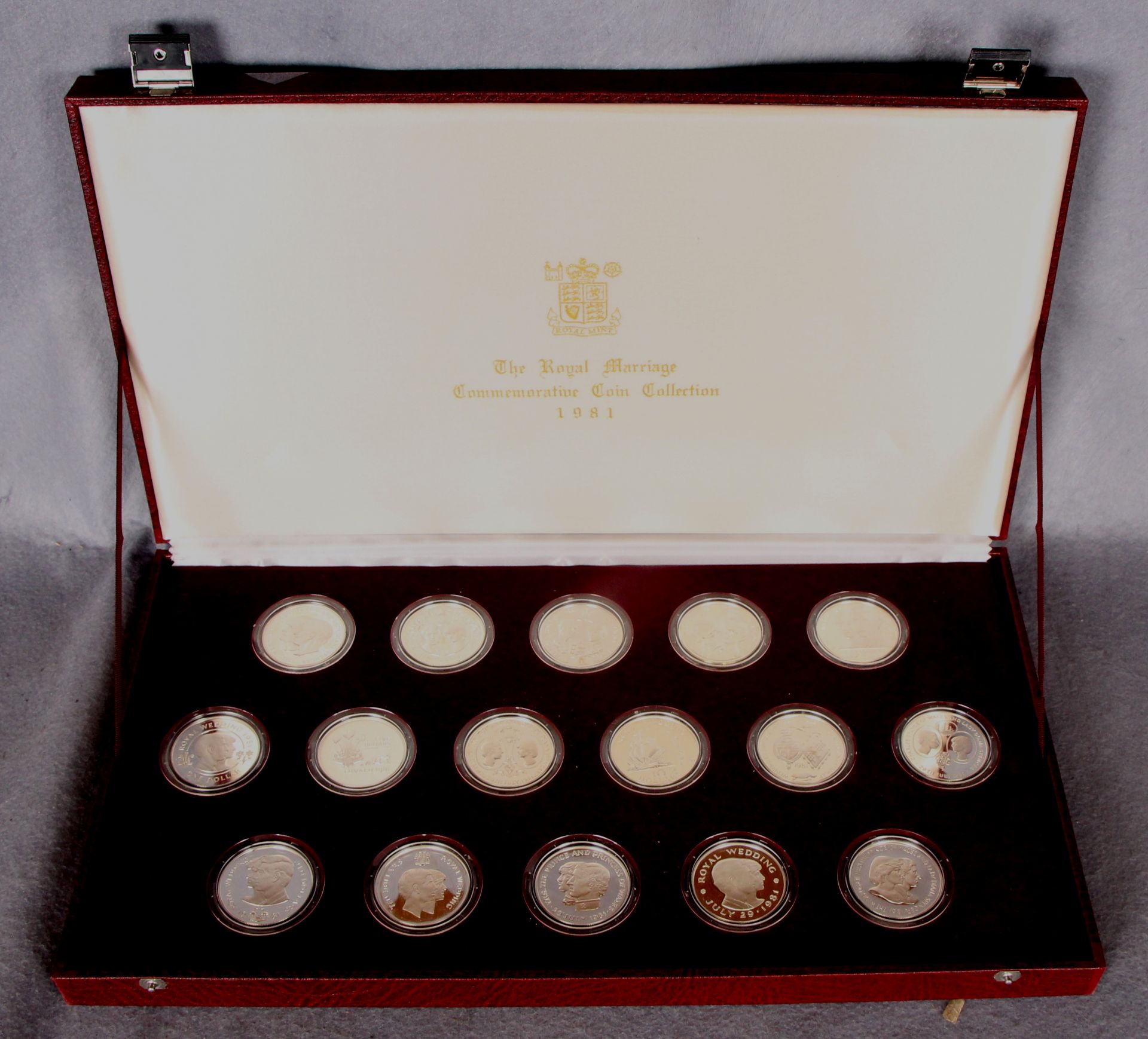 Royal Marriage 1981 of Prince Charles and Lady Diana 16 sterling silver coin collection in original