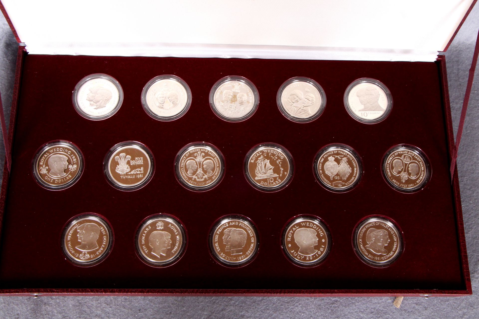 Royal Marriage 1981 of Prince Charles and Lady Diana 16 sterling silver coin collection in original - Image 2 of 2