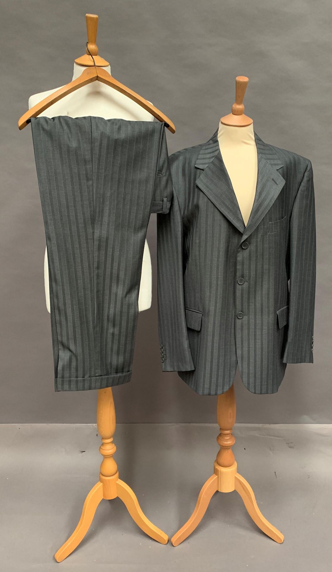 Gents Alfio Tessuto Ermenegildo Zegna 2 piece suit in pure wool,