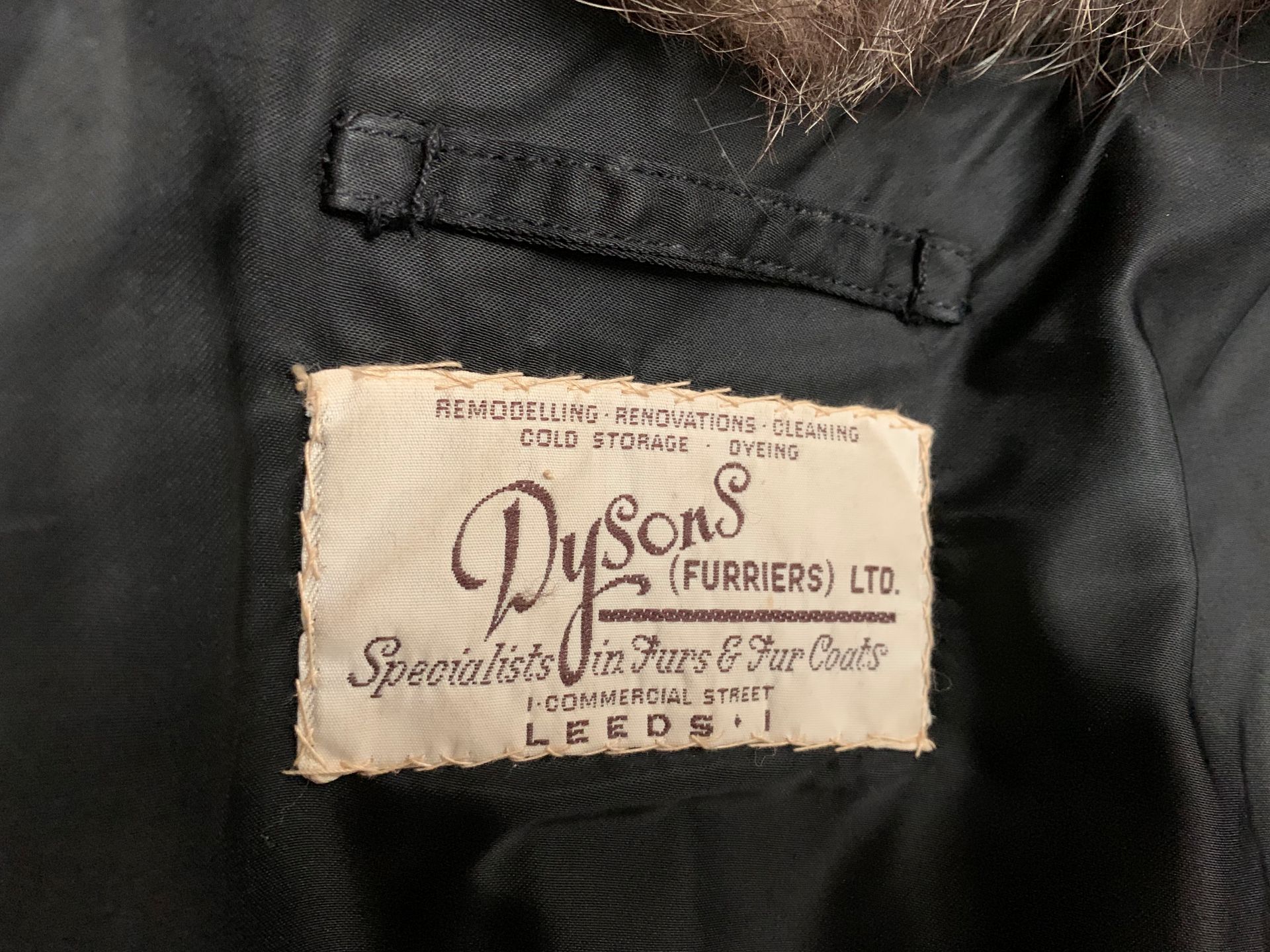 Lady's silver fox fur jacket by Dysons Furriers, - Image 2 of 2