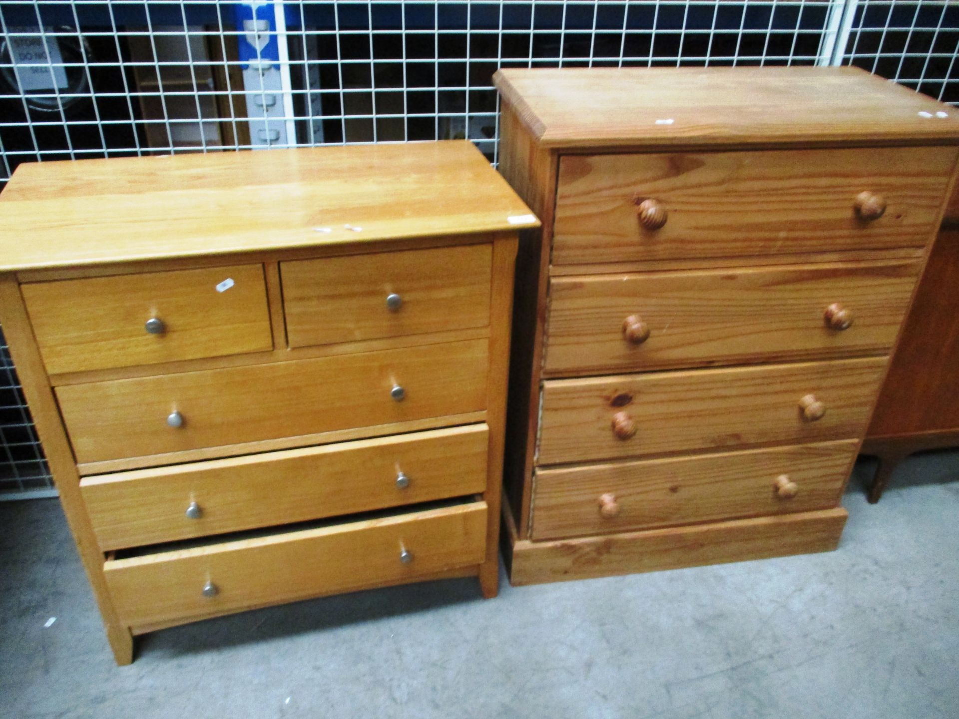 A light oak finish 5 drawer (2 short,