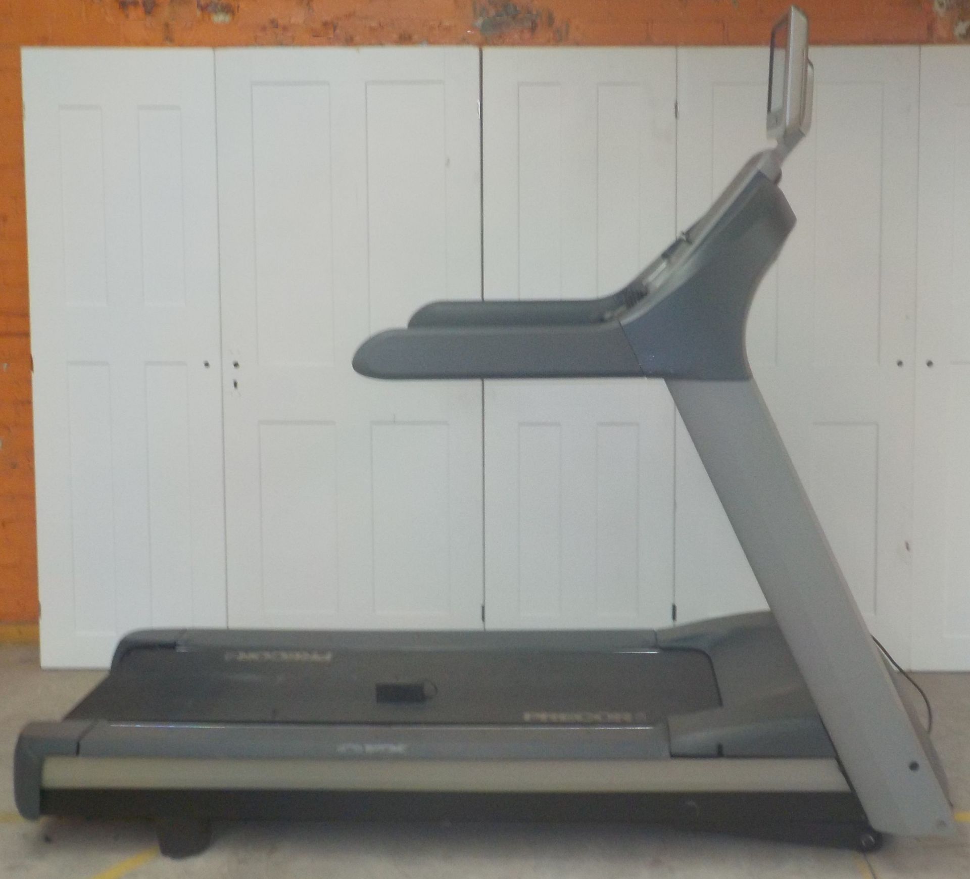 PRECOR TREADMILL - C956i (WITH TV) serial number AMTBK19090007 *PLEASE NOTE - this lot is to be