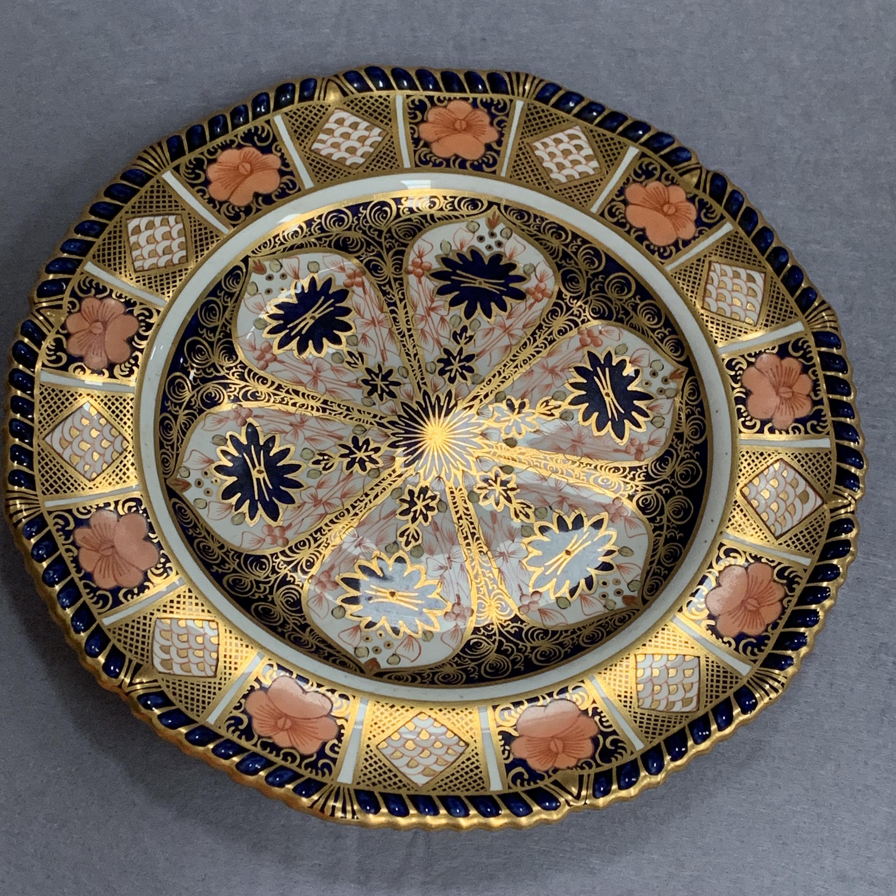 Royal Crown Derby plate - 22½cmdiameter.