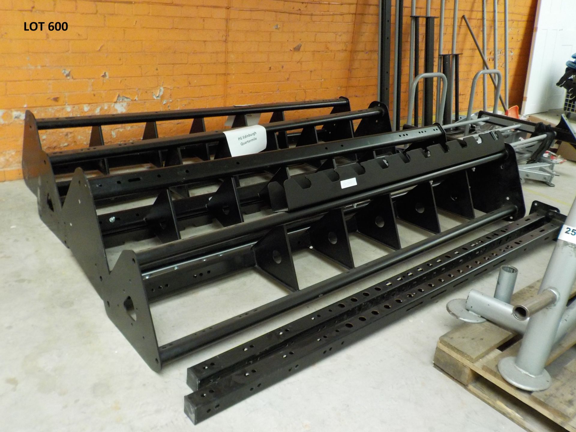 HEAVY DUTY RIG WITH ATTACHMENTS *PLEASE NOTE - this lot is to be viewed and collected from the