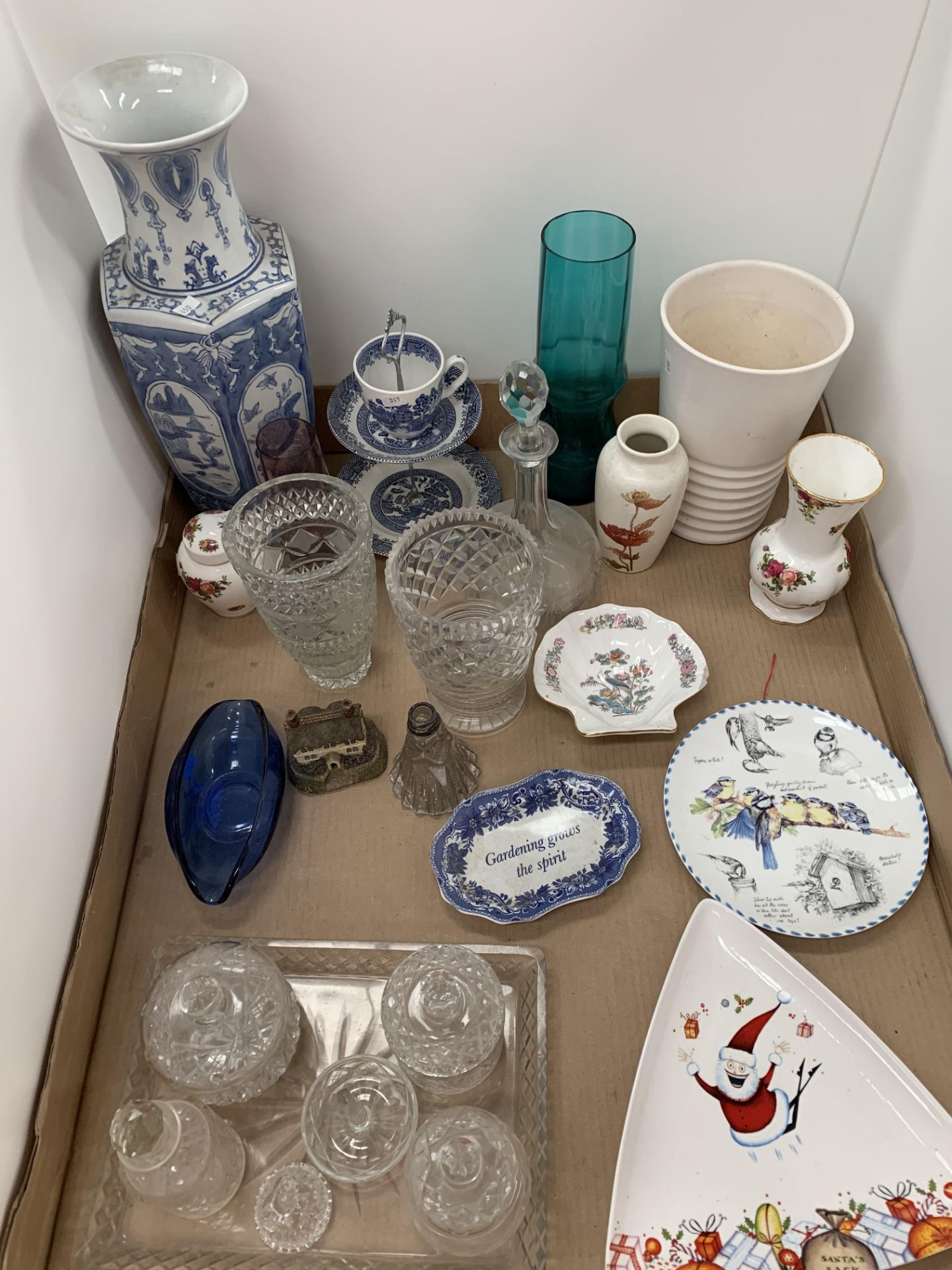 Contents to tray - Wedgwood plate, Spode memento plate, glasses, vases, decanters, - Image 2 of 2
