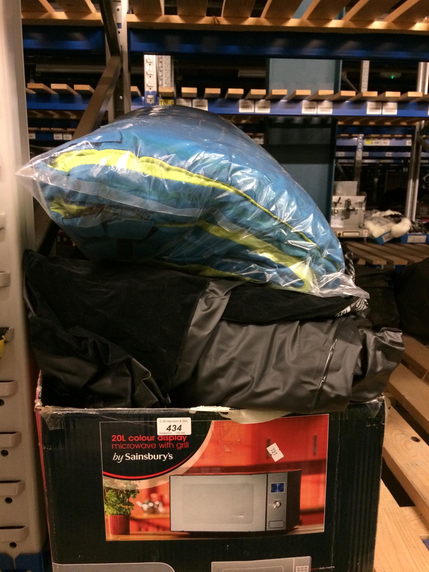 Adults sleeping bag and quantity air beds