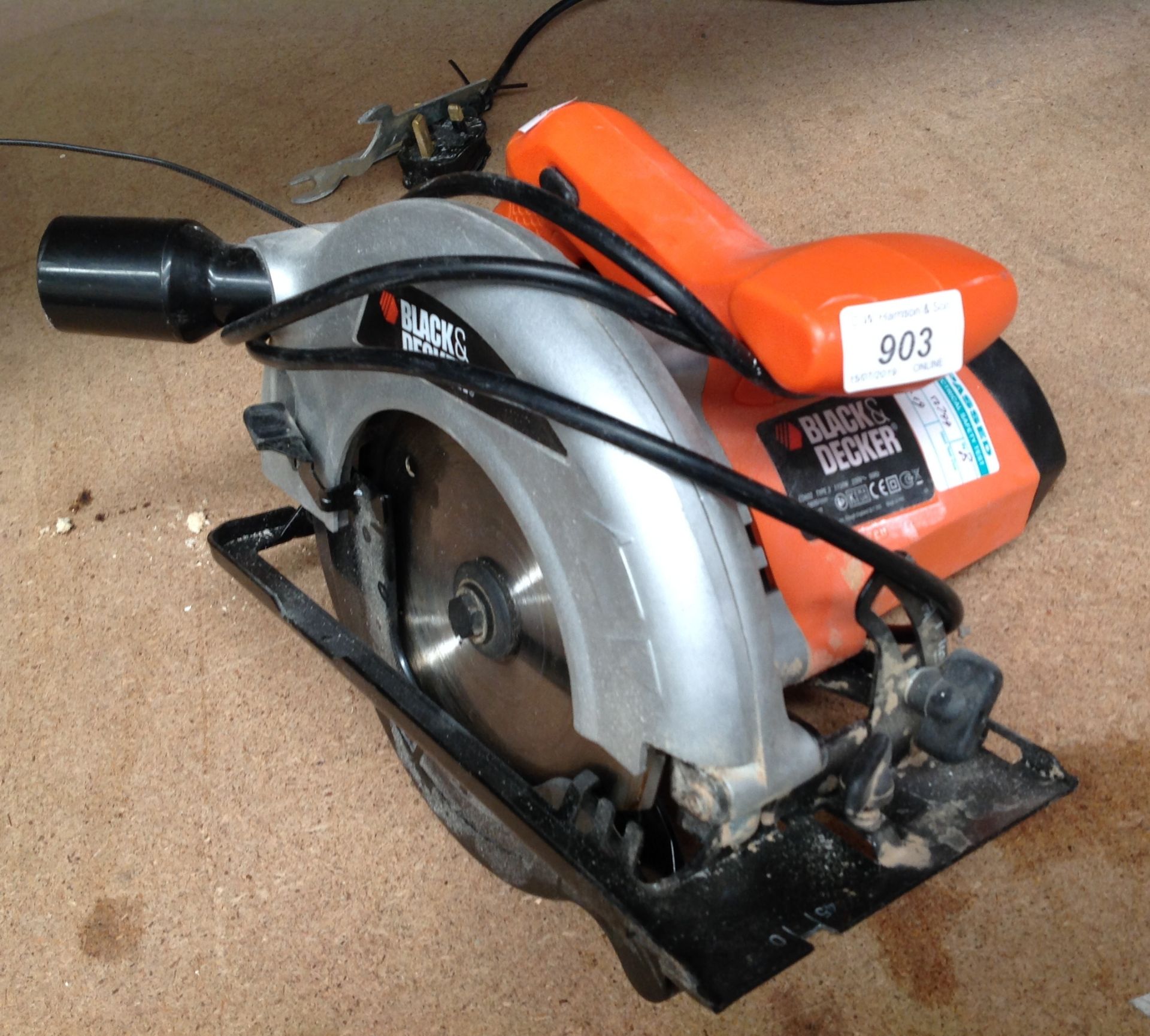 A Black & Decker CD602 type 3 240v circular saw