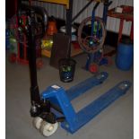 Narrow tine pallet truck - please note this lot is to be collected from: Hyrax Solar Power Company
