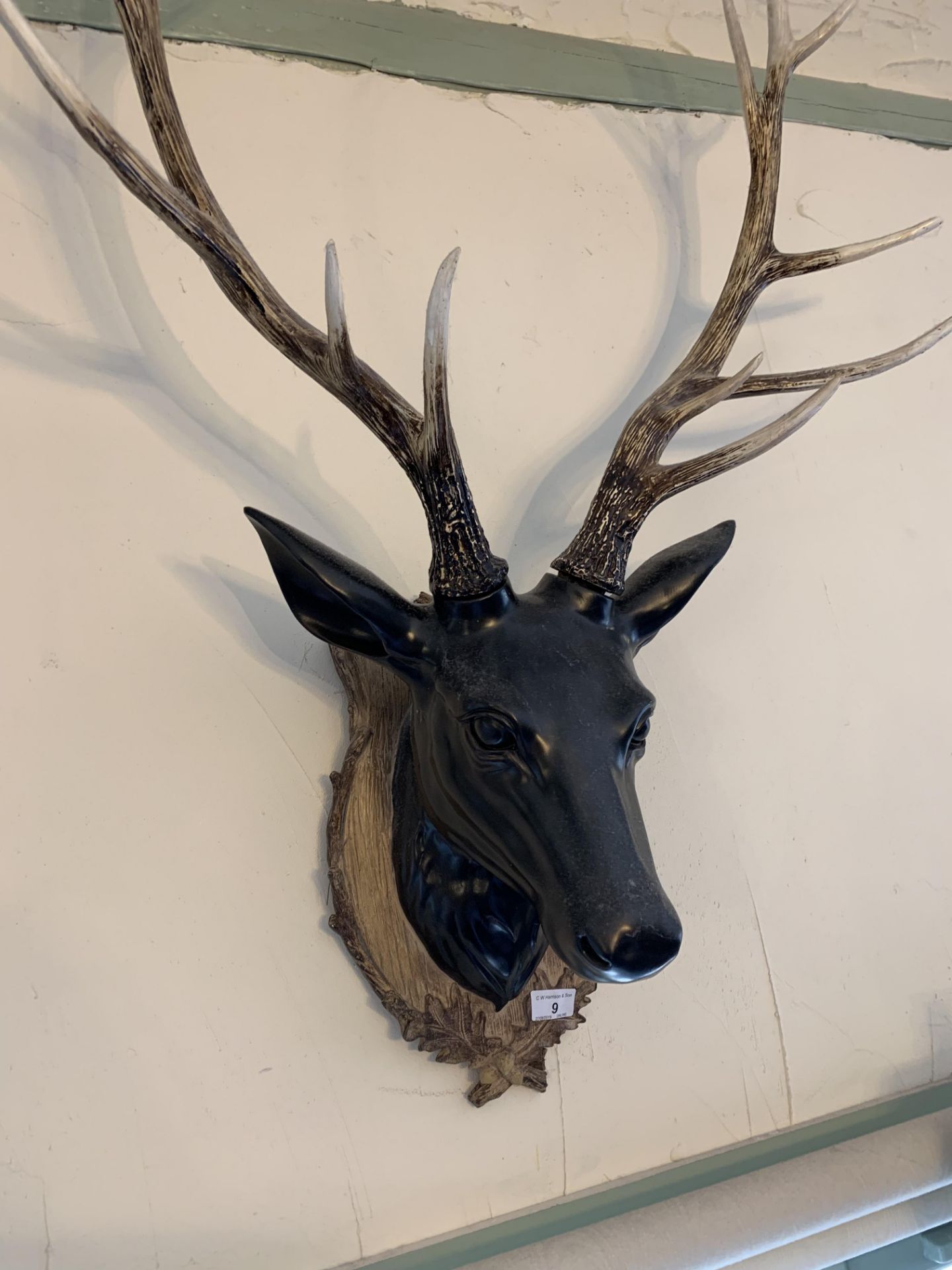 Black plastic wall mounted deer's head with antlers - Image 2 of 4