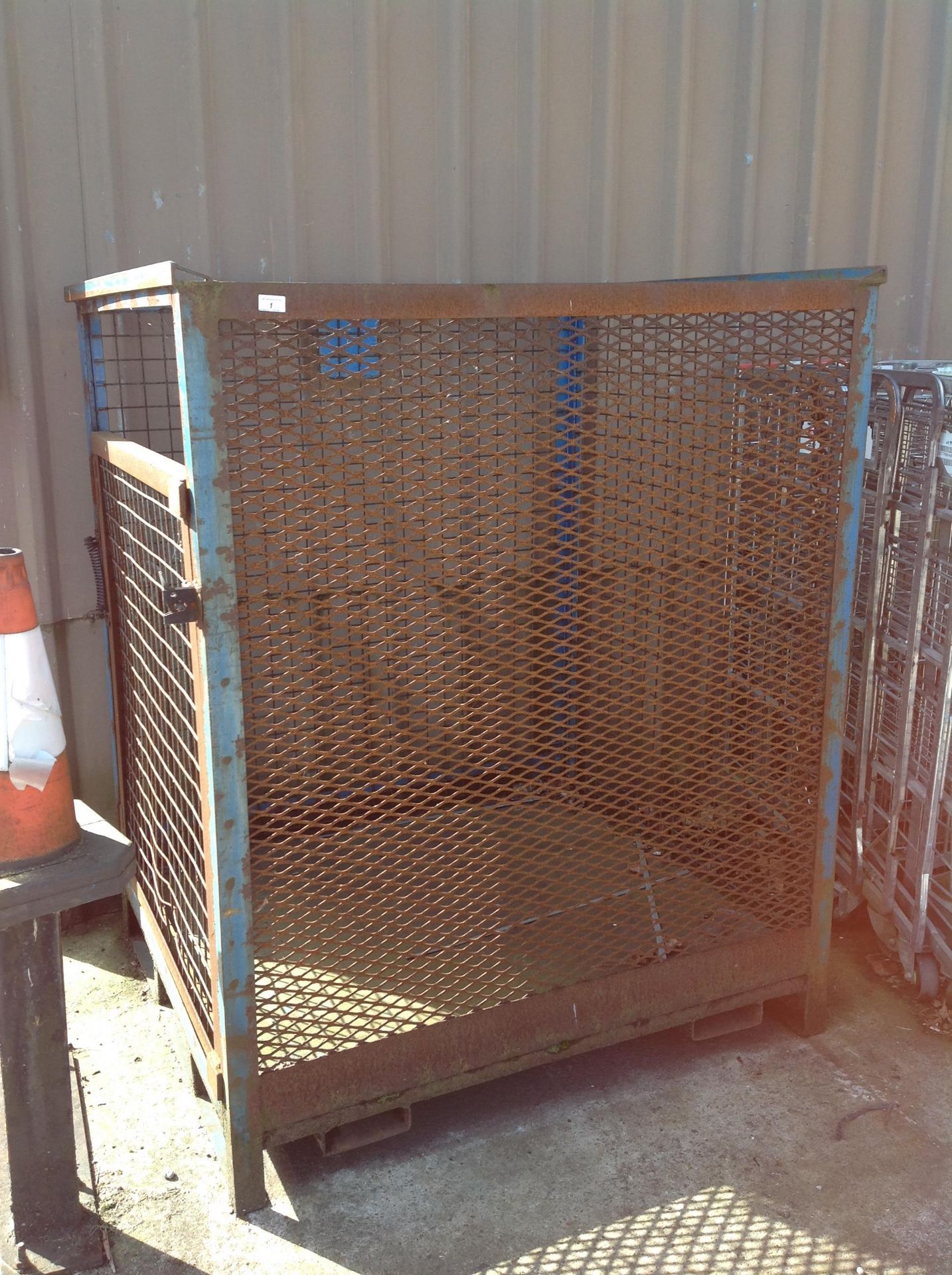 Forklift man cage