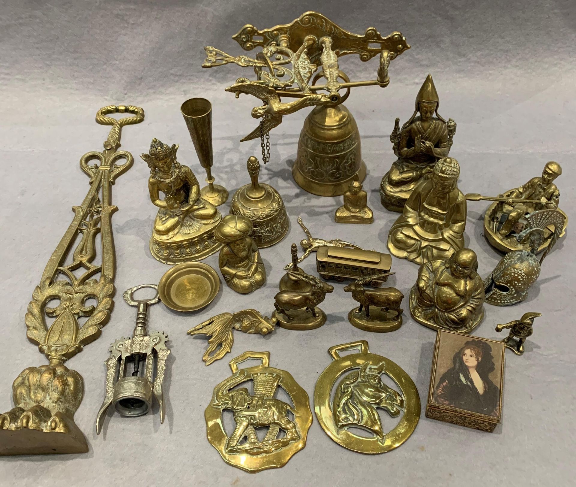 Contents to box - brass metal ware ornaments, bell, model buddhas,