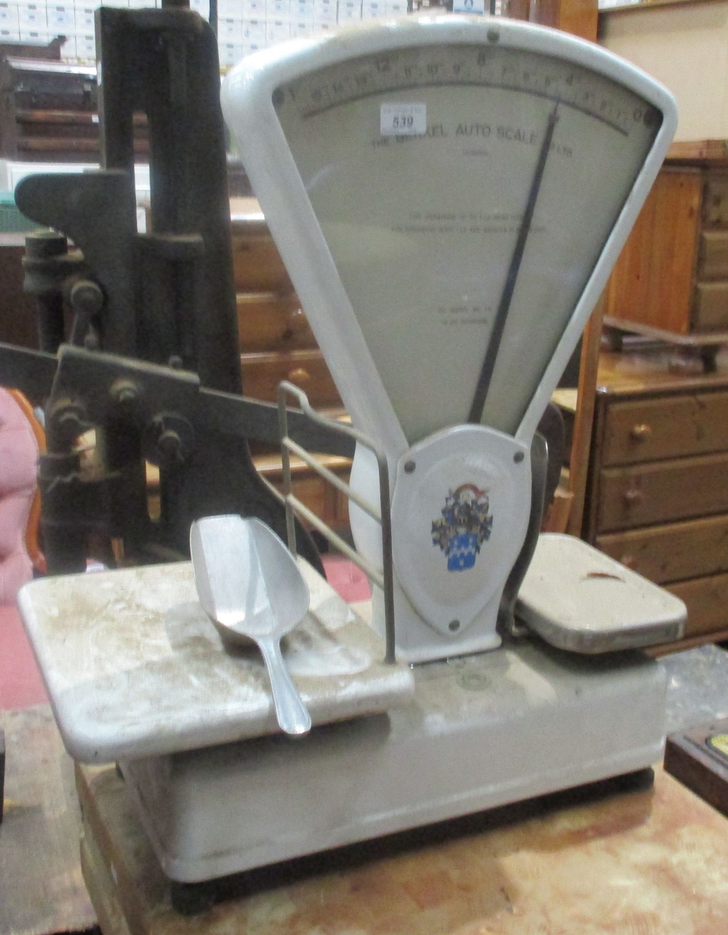 A set of Berkel Auto Scale Co Ltd shop scales to weigh 30lb by ¼oz divisions