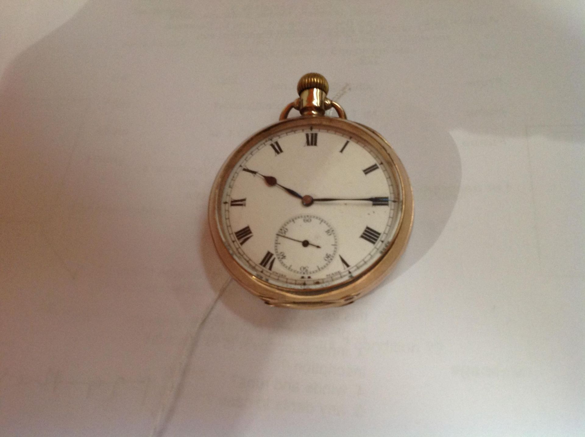 A 9ct gold cased open face gentleman's pocket watch with top winder and suspension loop - London - Image 2 of 10