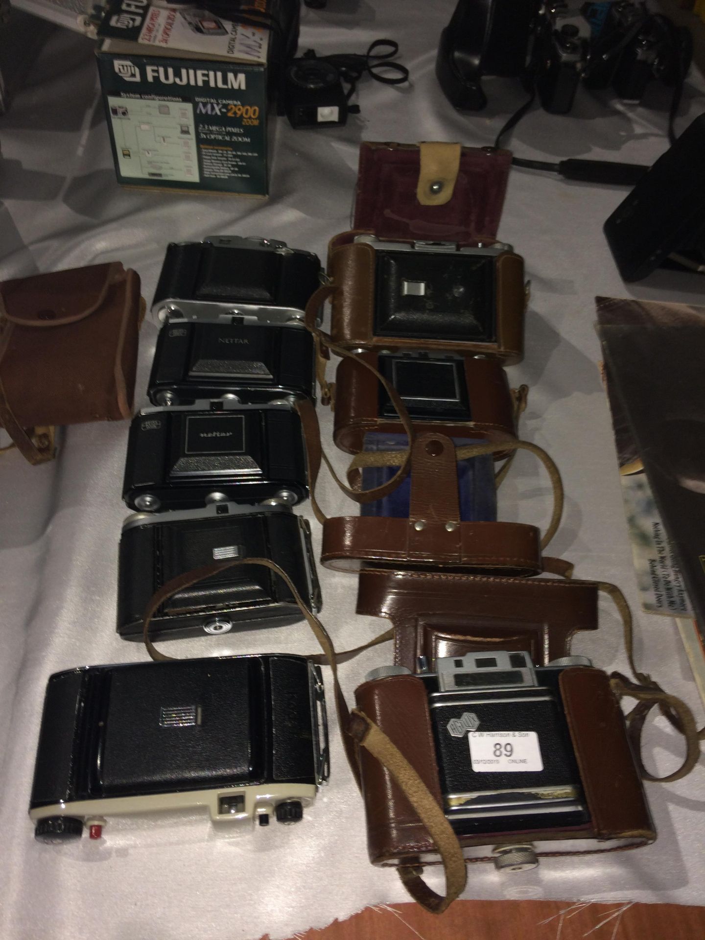 8 x assorted vintage cameras by Nettar, Agifold,