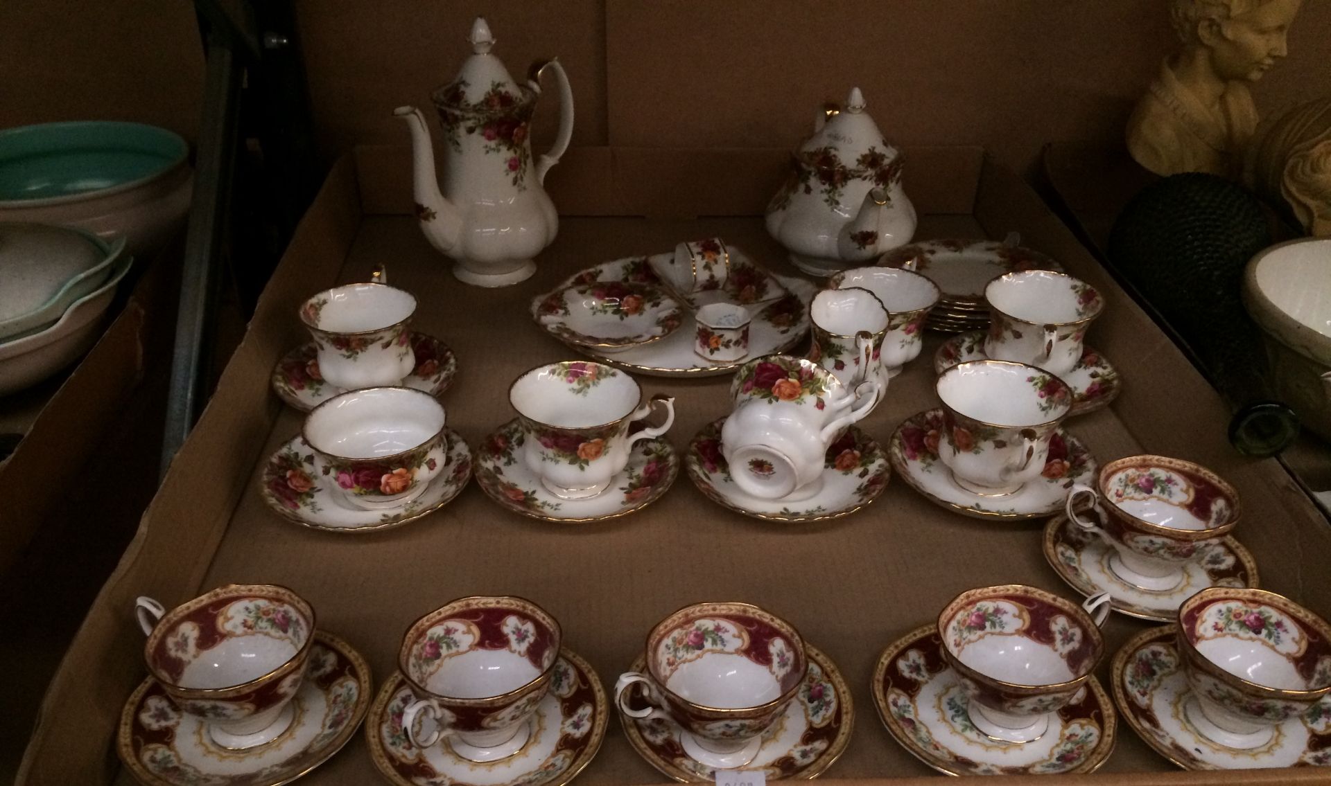 Contents to tray - 27 x pieces of Royal Albert Old Country Roses bone china tea service - coffee