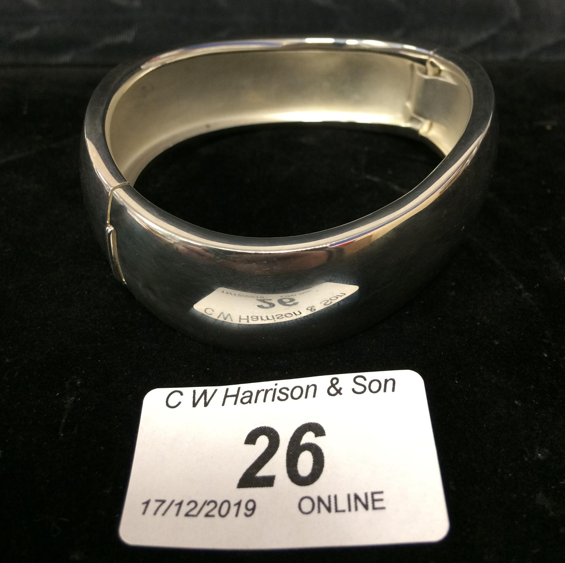 Quinn 925 sterling silver hinged bangle RRP £480 (please note this lot is subject to vat)