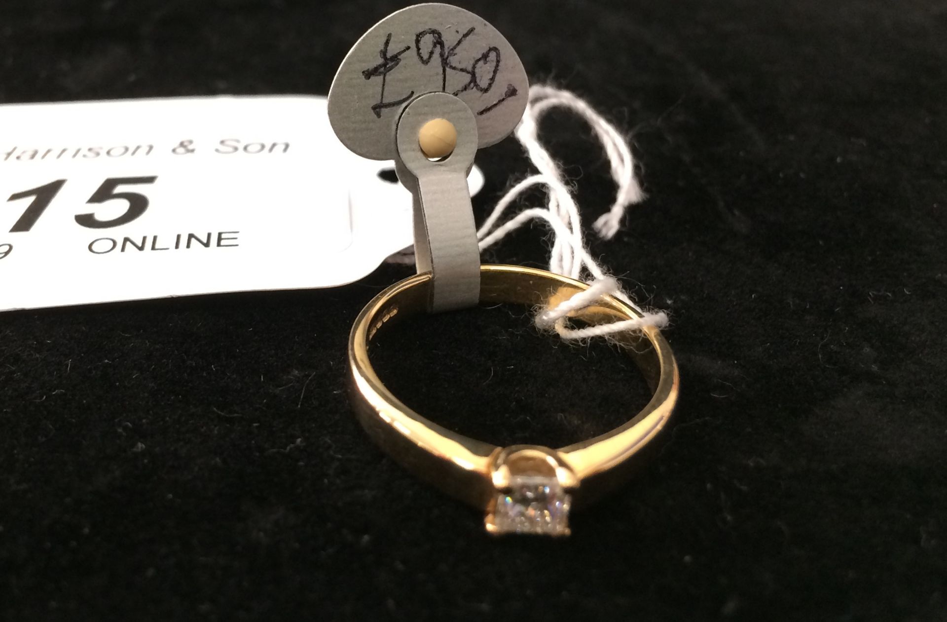 18ct Yellow gold ring size M RRP £980. - Image 2 of 3