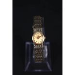 A lady's 9ct gold Rotary quartz wristwatch on 9ct gold strap