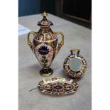 A Royal Crown Derby Japan patt vase,