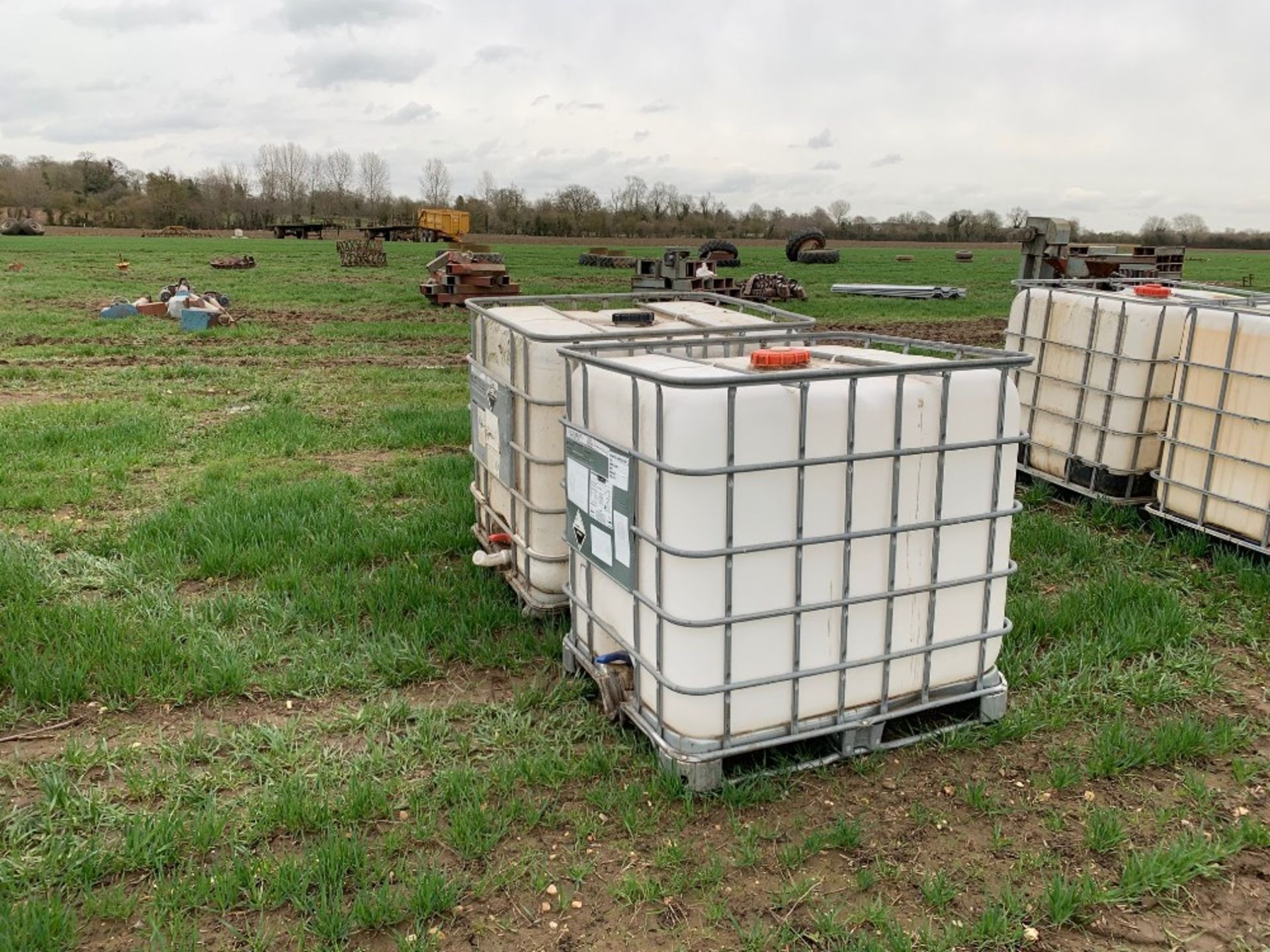 Pair IBC Containers