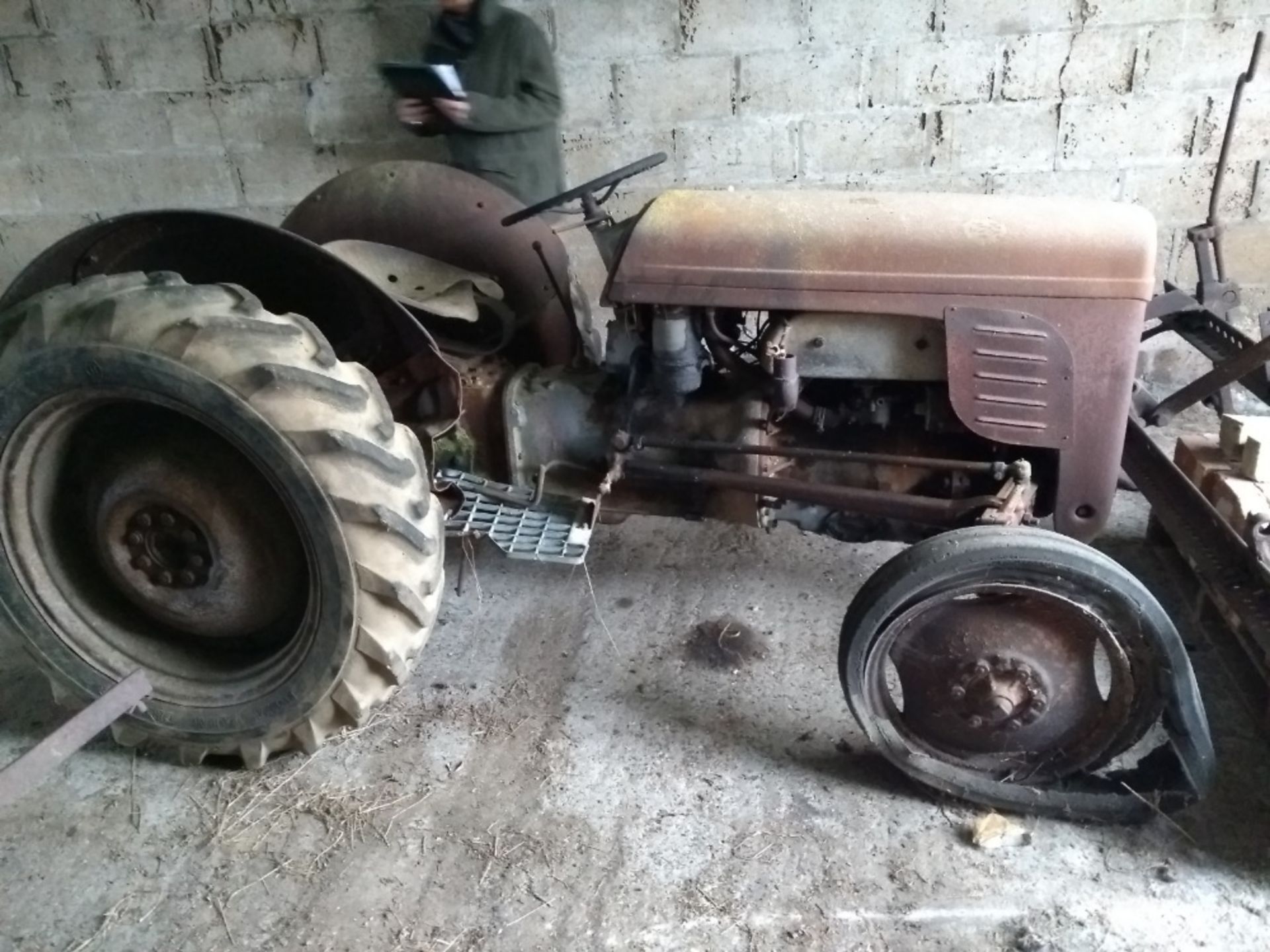 1952 Ferguson TE20 Petrol Paraffin 2wd Tractor reg NAH 365 on 11.