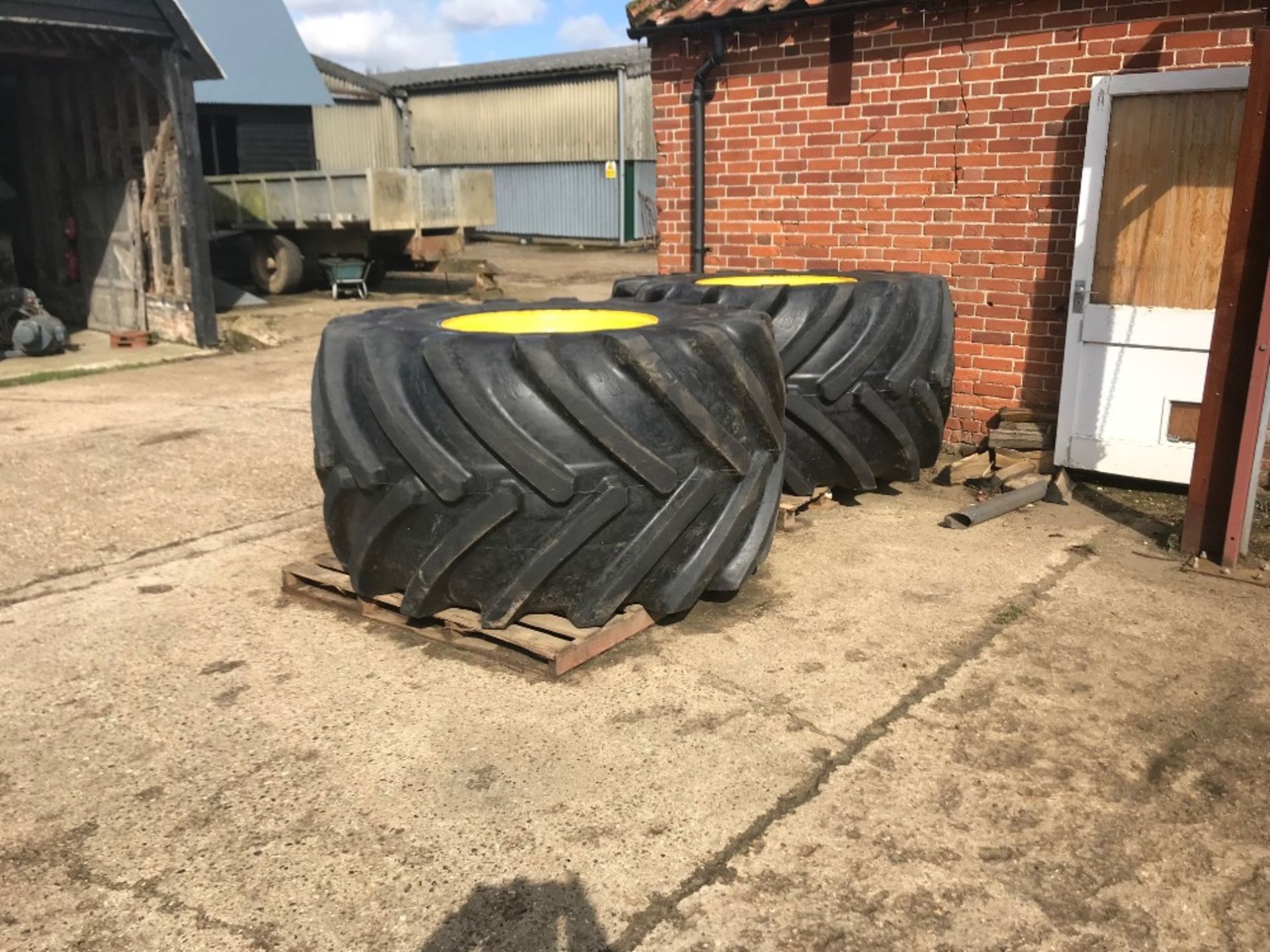 Pair Alliance 1050/50-32 wheels and tyres 8 stud centres off John Deere 6930 - Image 2 of 3