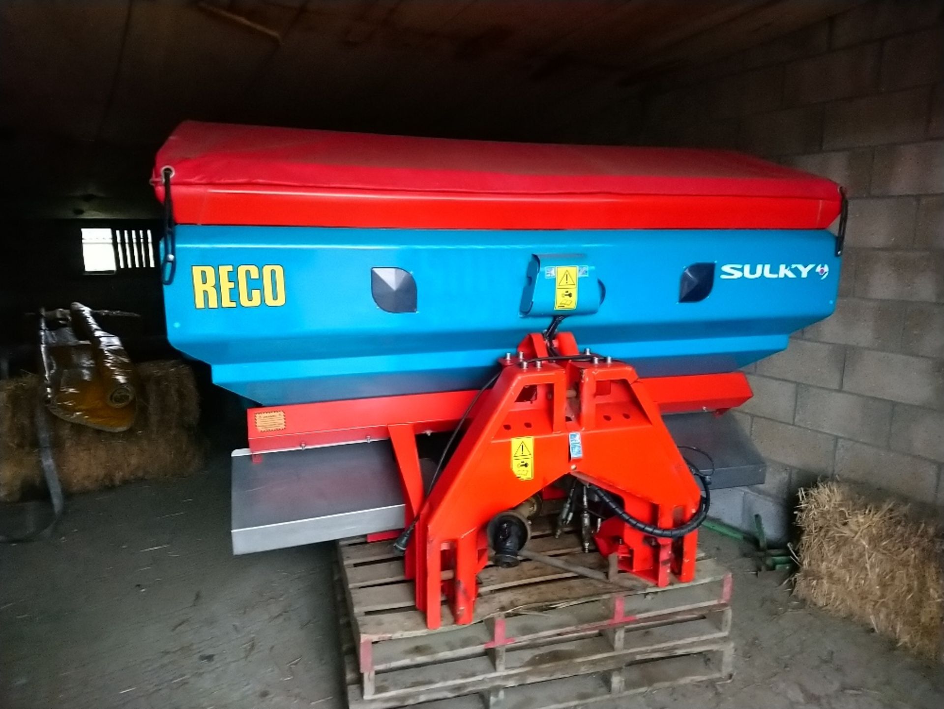 Reco Sulky X36 mounted twin disc fertiliser spreader SN 08/BD 03 142 c/w control box and
