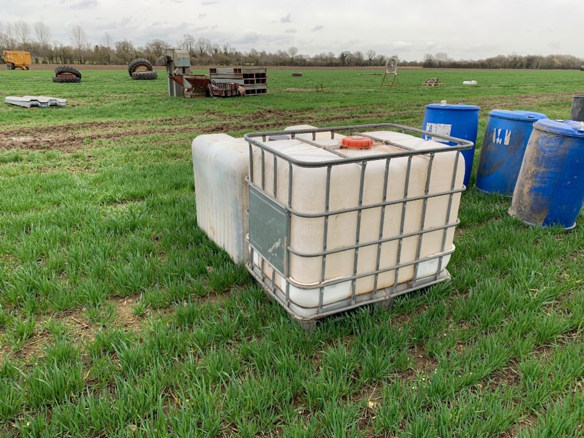 Pair IBC Containers