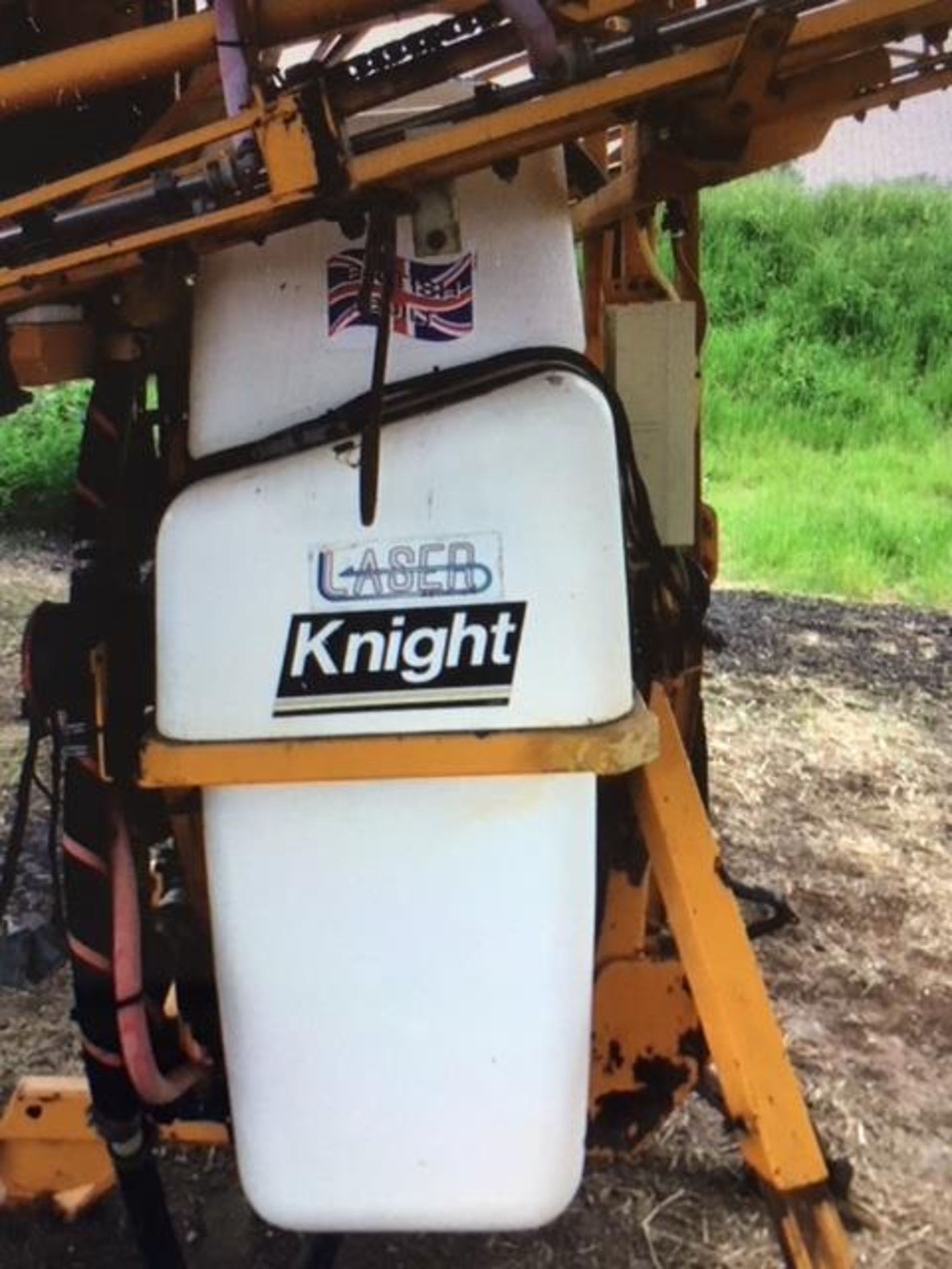 Knight sprayer, 24m gull wing boom, laser agitation, 1,100 ltr tank, year of manufacture: 2002, - Image 2 of 5