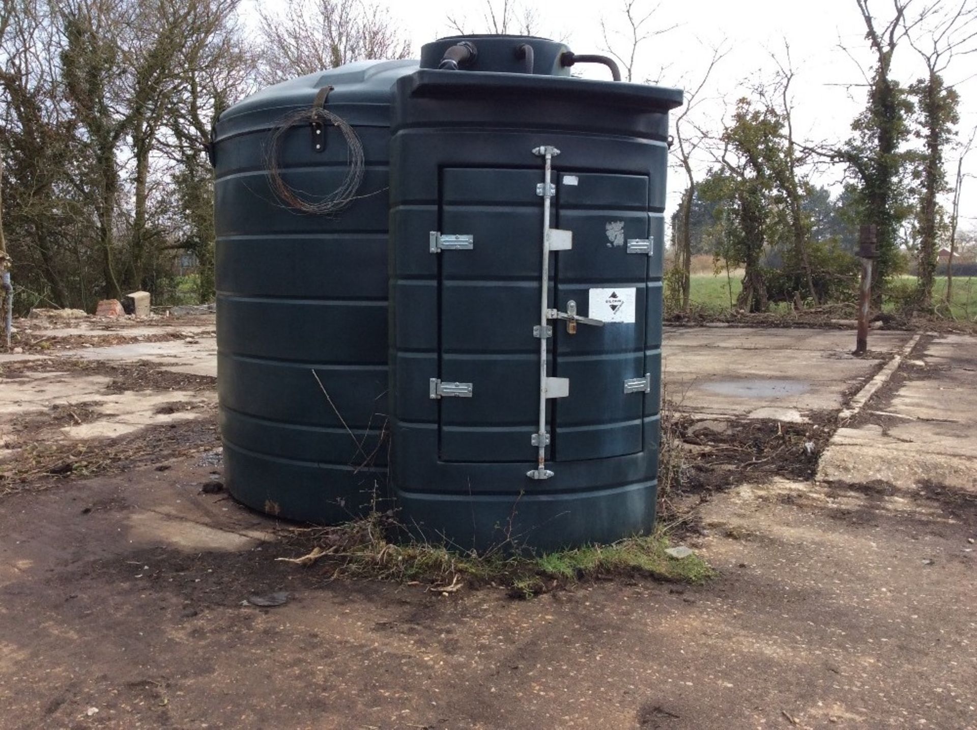 Fuel station, 4700 Litre bunded tank wit