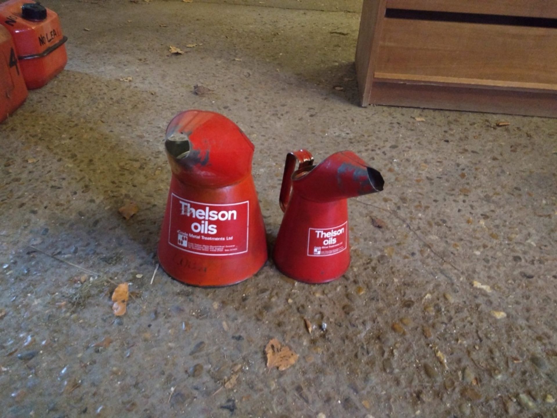 2 x Classic Oil Cans