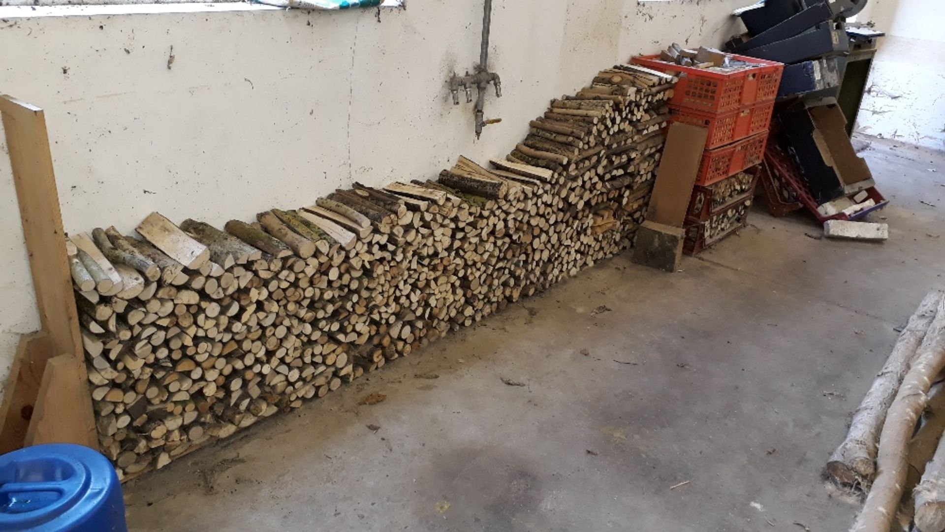 4 crates of kindling, approx. 0.76 of a cubic metre plus small cut firewood.