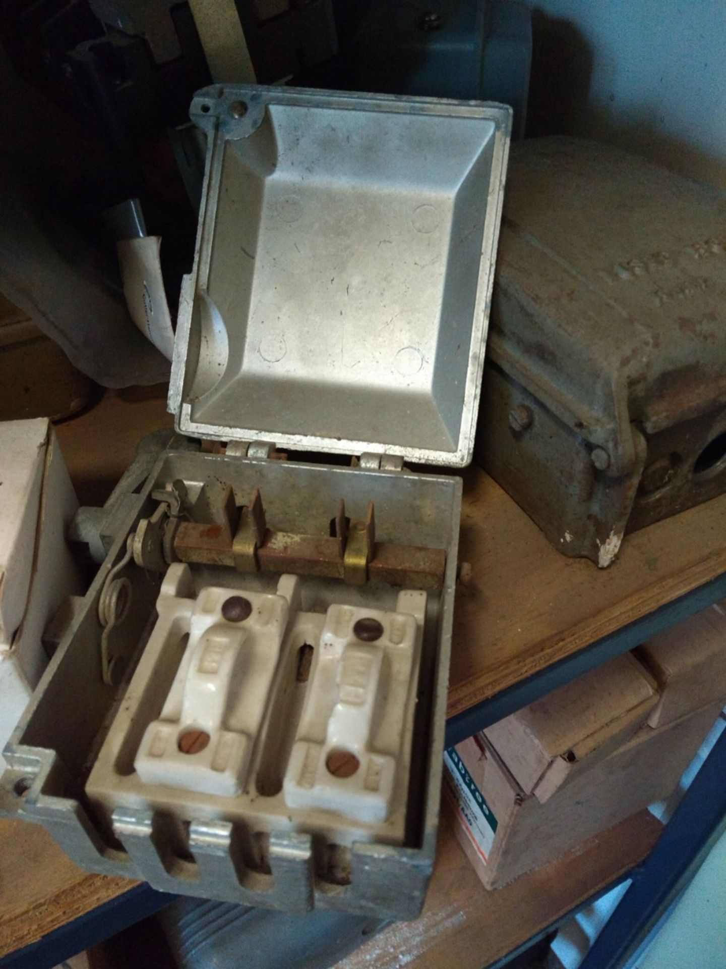Quantity of metal electric box fittings/connection junction boxes - Image 4 of 4